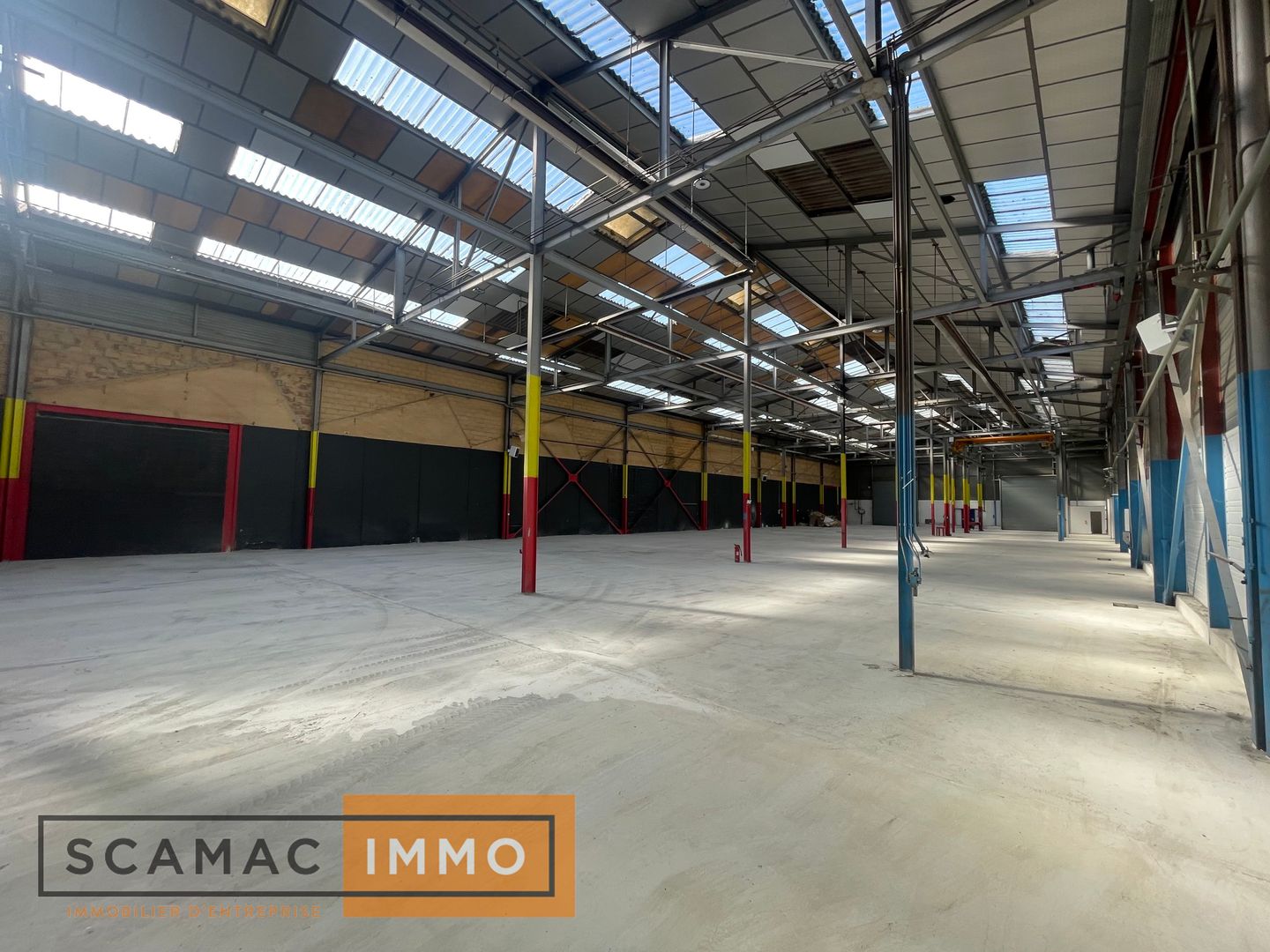 entrepôt de 1&nbsp;600m², Corbeil-Essonnes (Essonne)