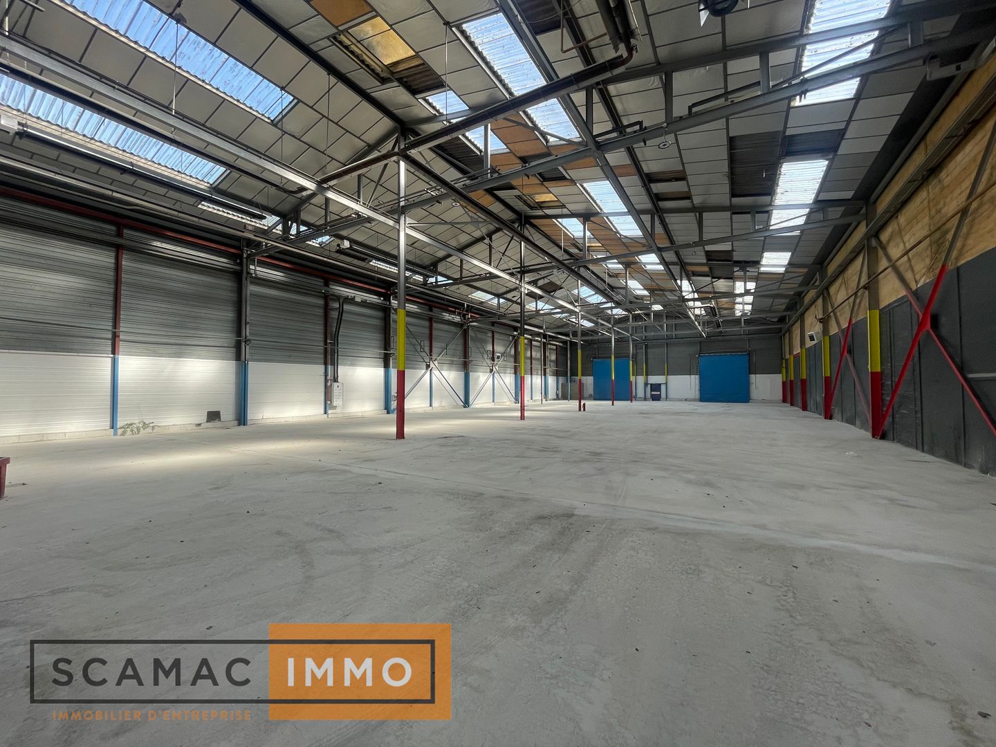 entrepôt de 1&nbsp;600m², Corbeil-Essonnes (Essonne)