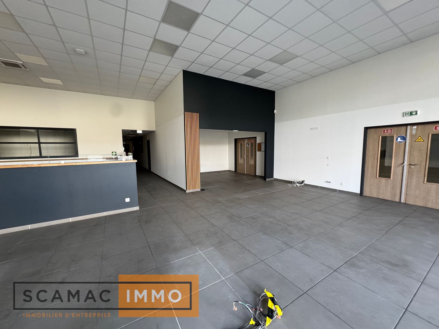 entrepôt de 1&nbsp;200m², Corbeil-Essonnes (Essonne)