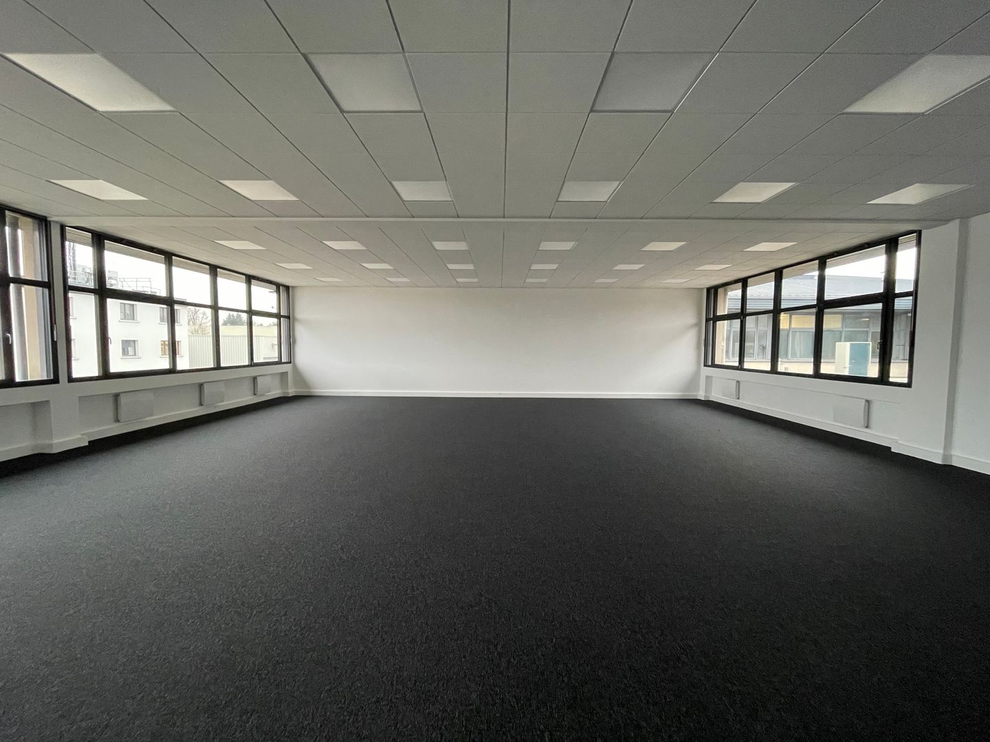 local d'activités de 561m², Villejuif (Val-de-Marne)