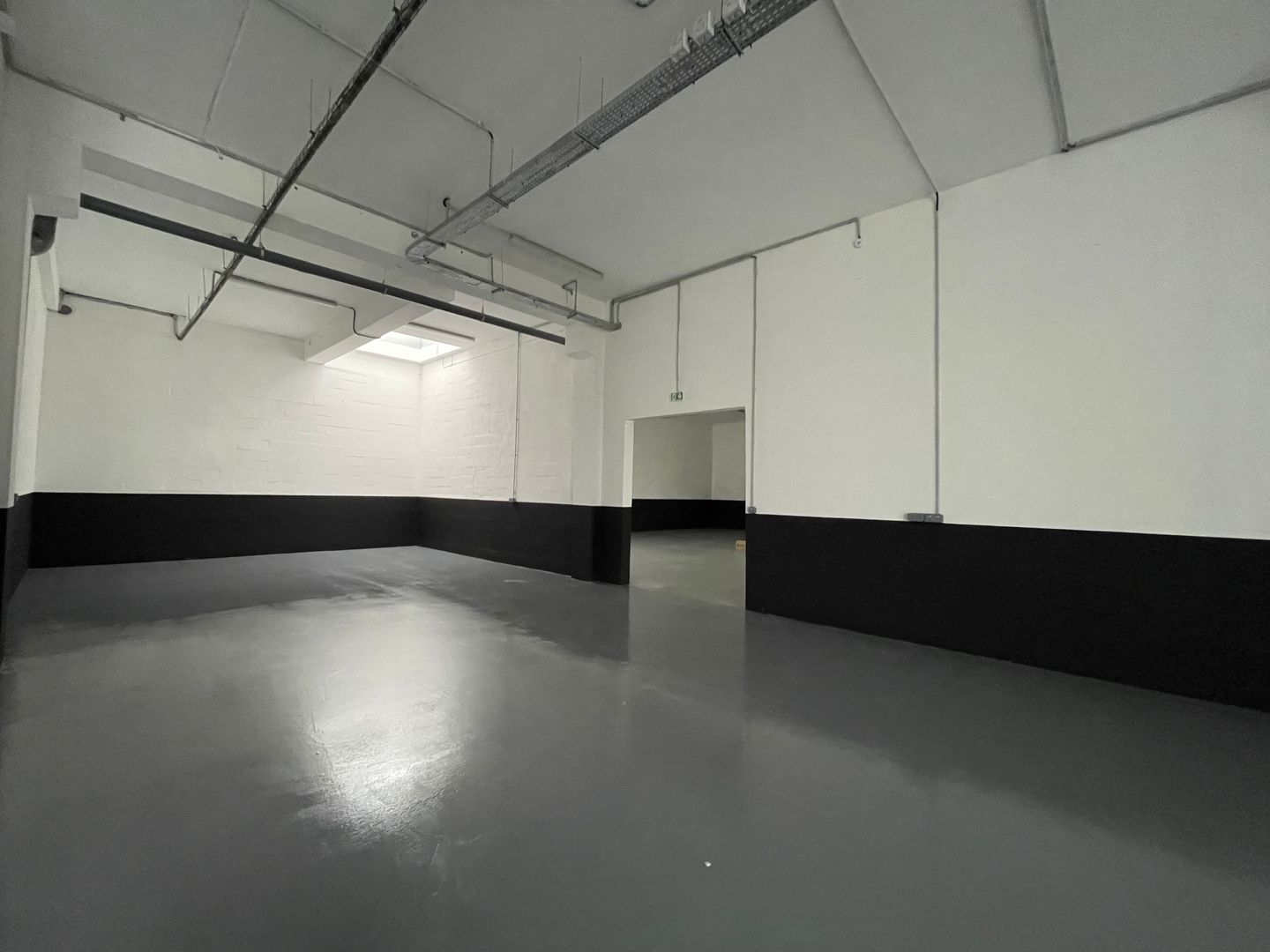 entrepôt de 228m², Villejuif (Val-de-Marne)