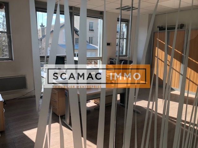 bureau de 268m², Arcueil (Val-de-Marne)