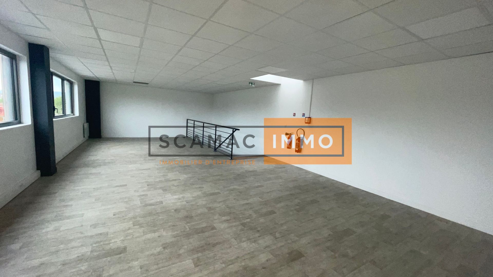 local d'activités de 305m², Cormeilles-en-Parisis (Val-d'Oise)