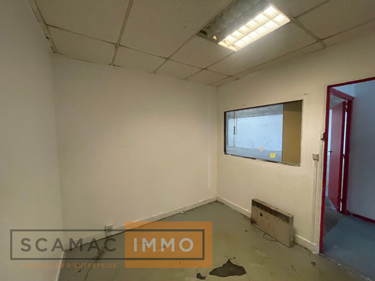 local d'activités de 373m², Corbeil-Essonnes (Essonne)