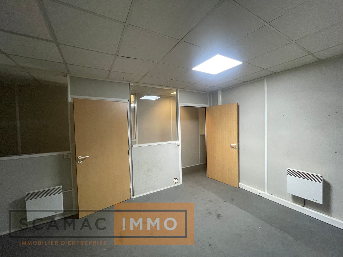 local d'activités de 373m², Corbeil-Essonnes (Essonne)