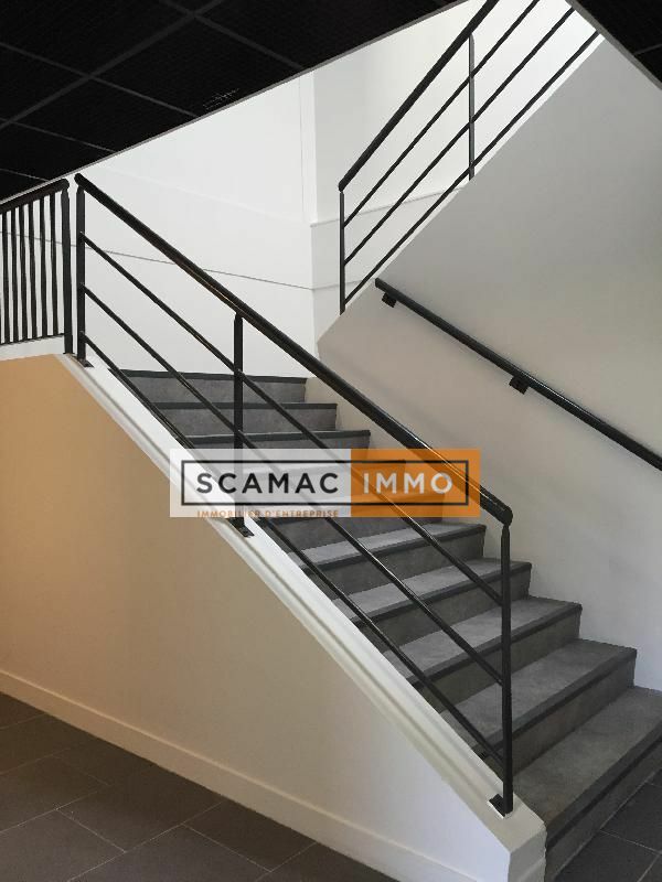 entrepôt de 2 218m², Créteil (Val-de-Marne)