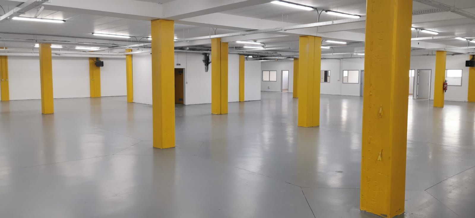 entrepôt de 1&nbsp;450m², Créteil (Val-de-Marne)