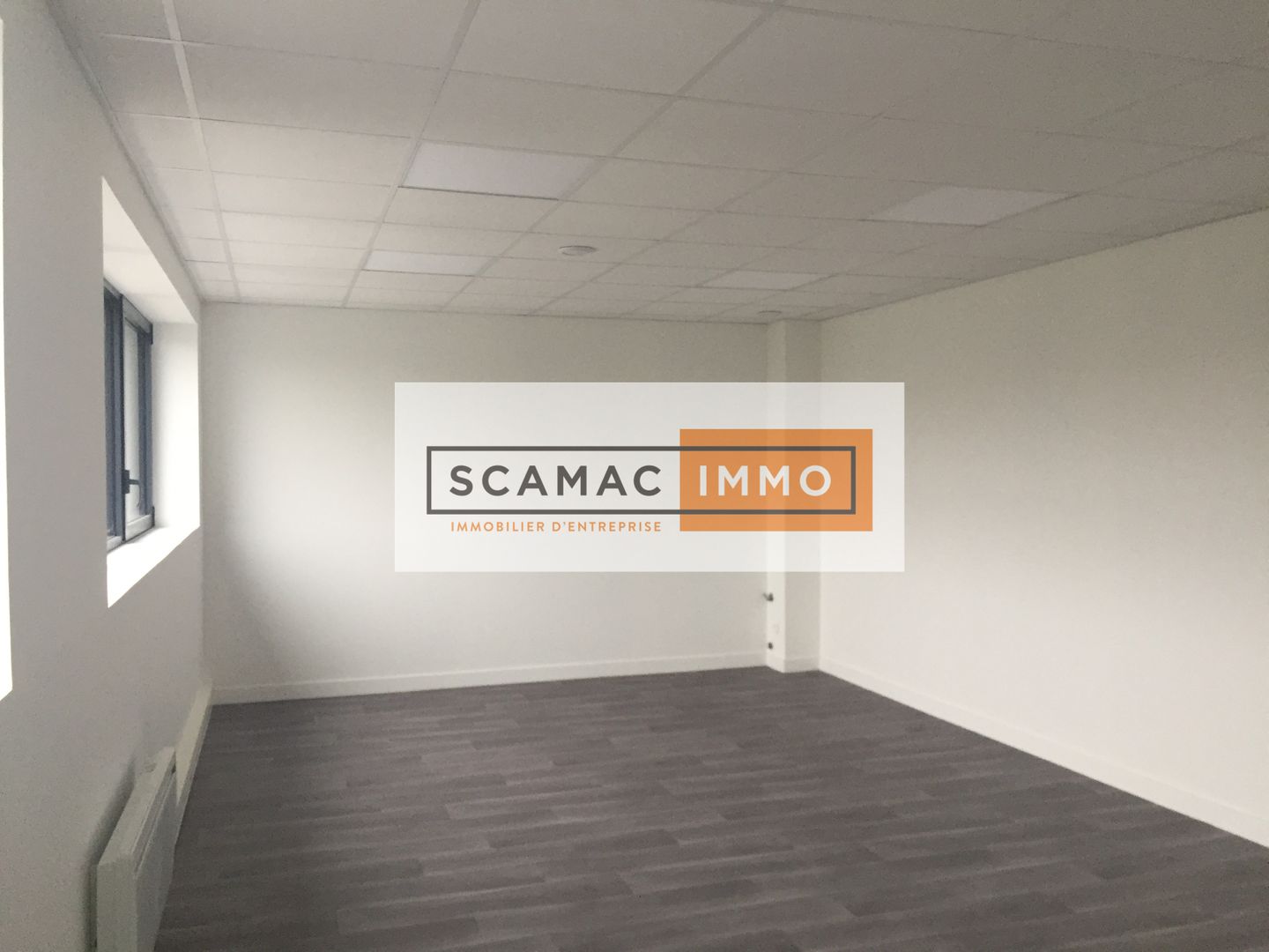 local d'activités de 205m², Villejust (Essonne)