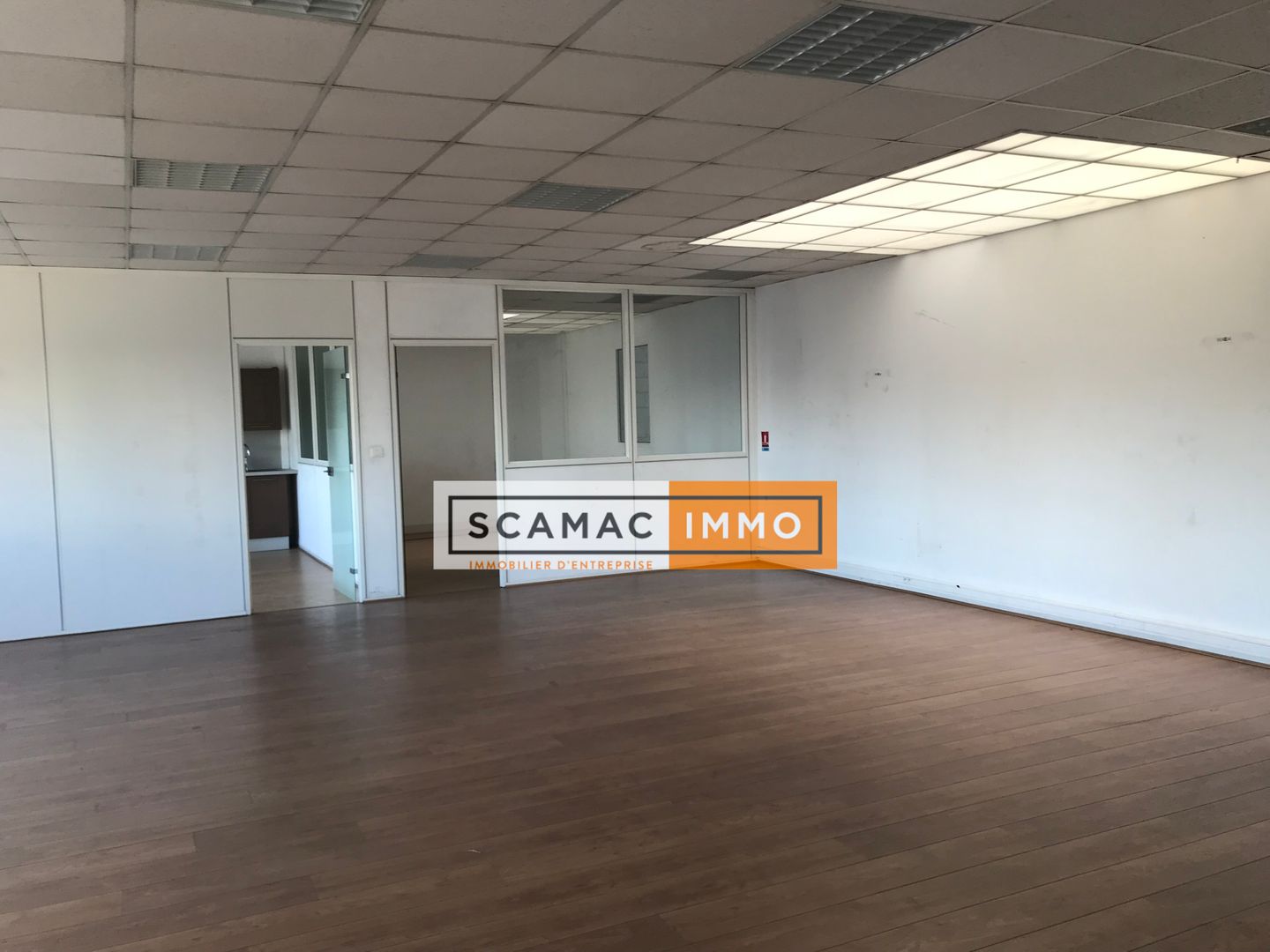 entrepôt de 896m², Vitry-sur-Seine (Val-de-Marne)