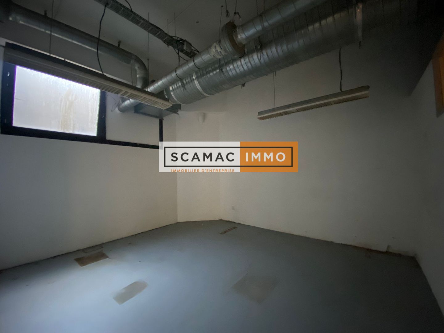 local d'activités de 591m², Vitry-sur-Seine (Val-de-Marne)