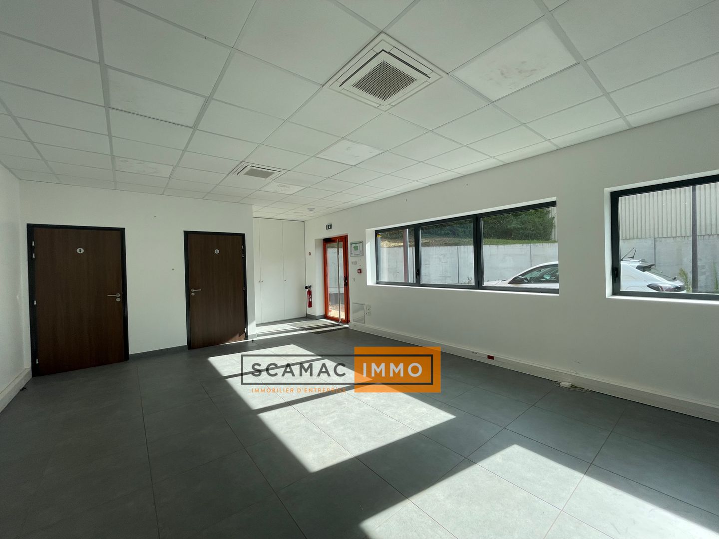 local d'activités de 159m², Palaiseau (Essonne)