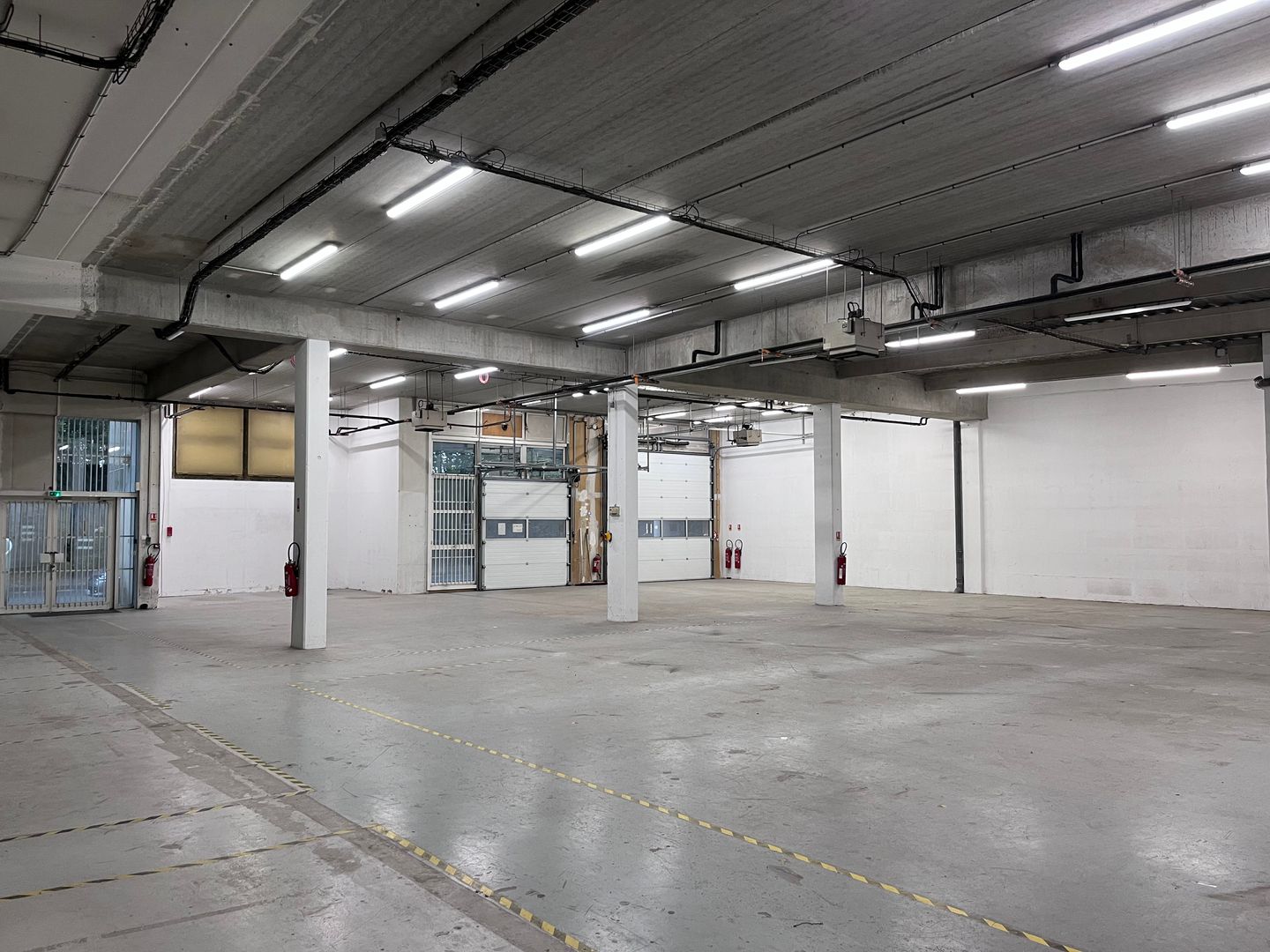 entrepôt de 847m², Clamart (Hauts-de-Seine)