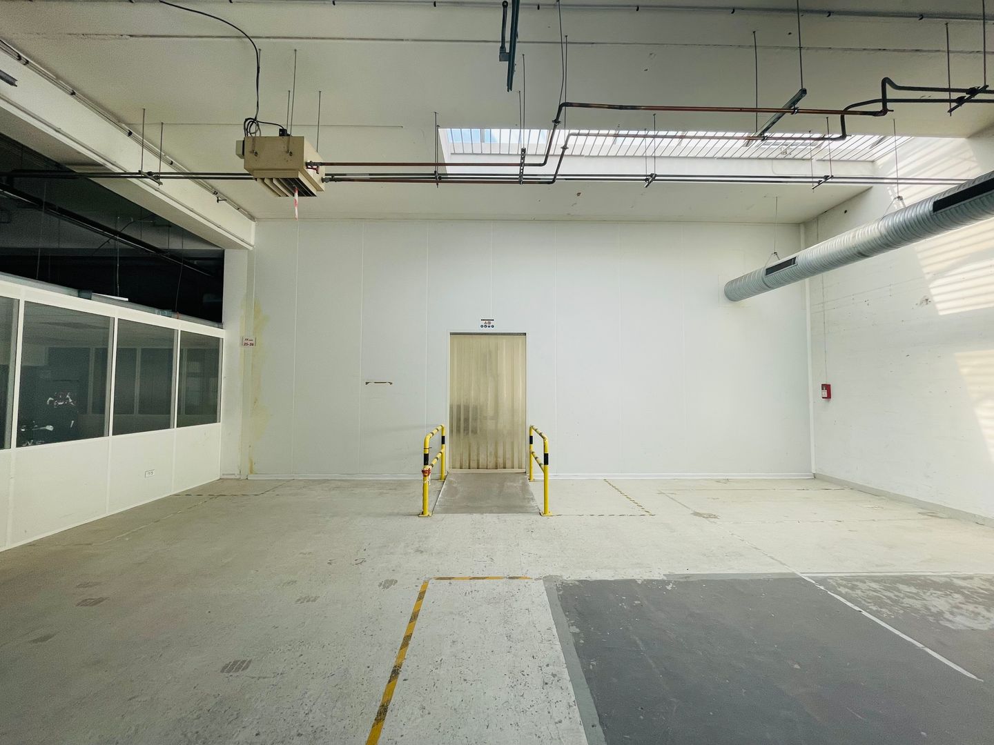 entrepôt de 847m², Clamart (Hauts-de-Seine)