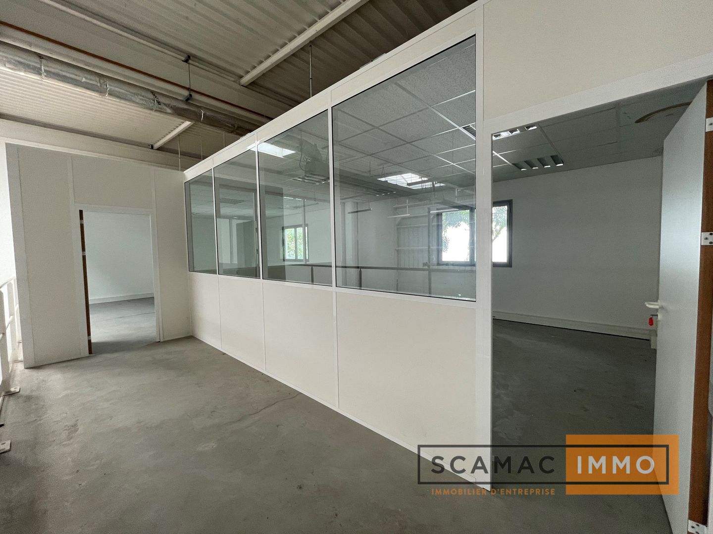 local d'activités de 293m², Palaiseau (Essonne)