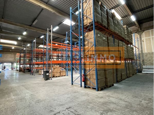 entrepôt de 2&nbsp;400m², Chennevières-sur-Marne (Val-de-Marne)