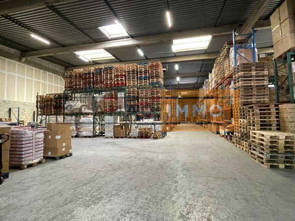 entrepôt de 2&nbsp;400m², Chennevières-sur-Marne (Val-de-Marne)