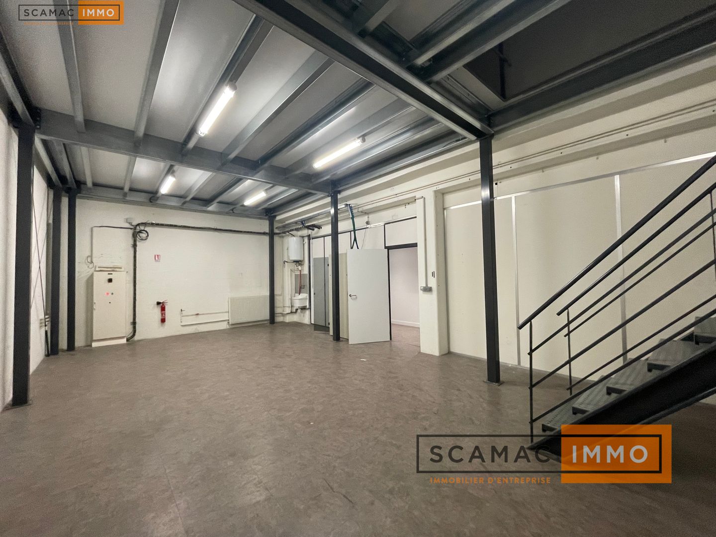 local d'activités de 303m², Verrières-le-Buisson (Essonne)