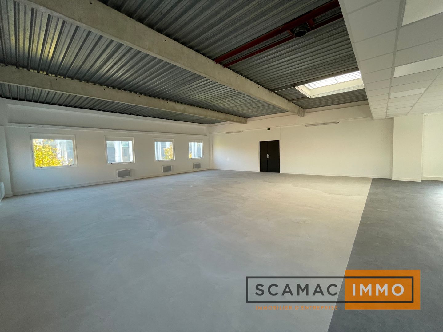 entrepôt de 262m², Verrières-le-Buisson (Essonne)