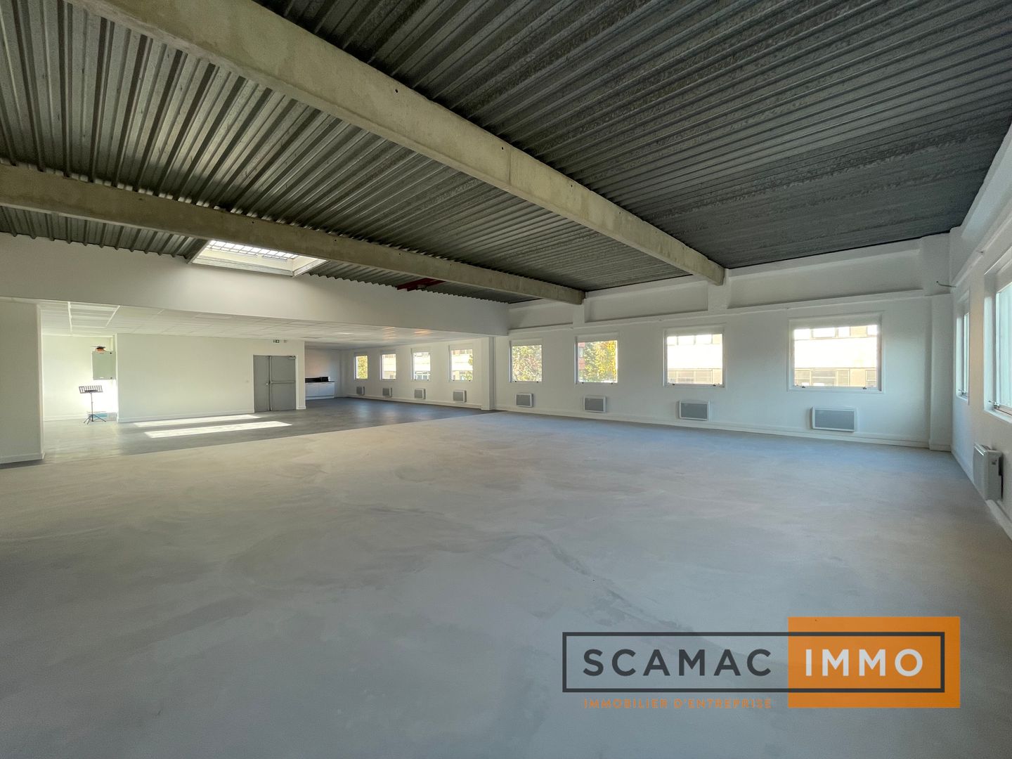 entrepôt de 262m², Verrières-le-Buisson (Essonne)