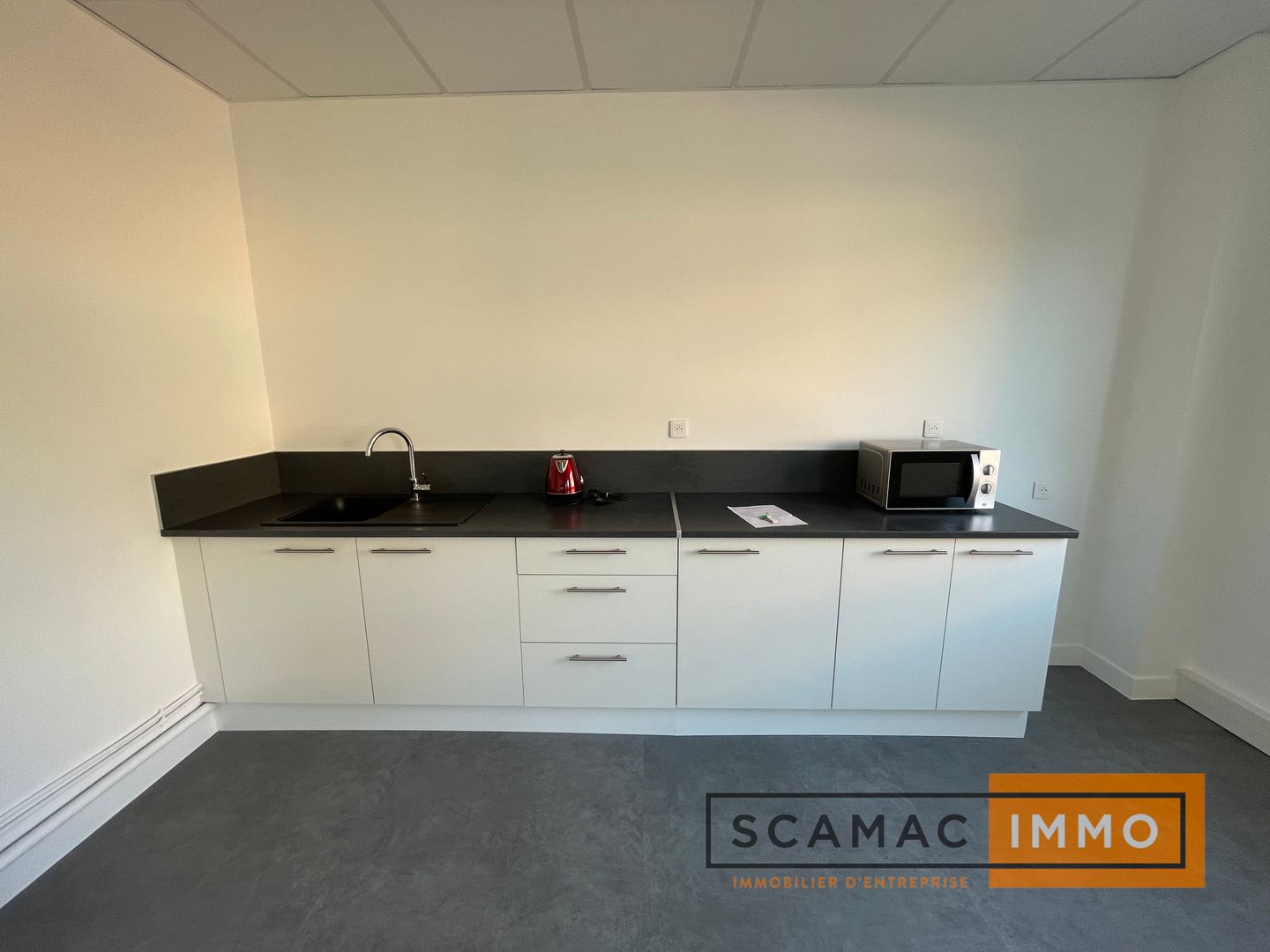 entrepôt de 262m², Verrières-le-Buisson (Essonne)