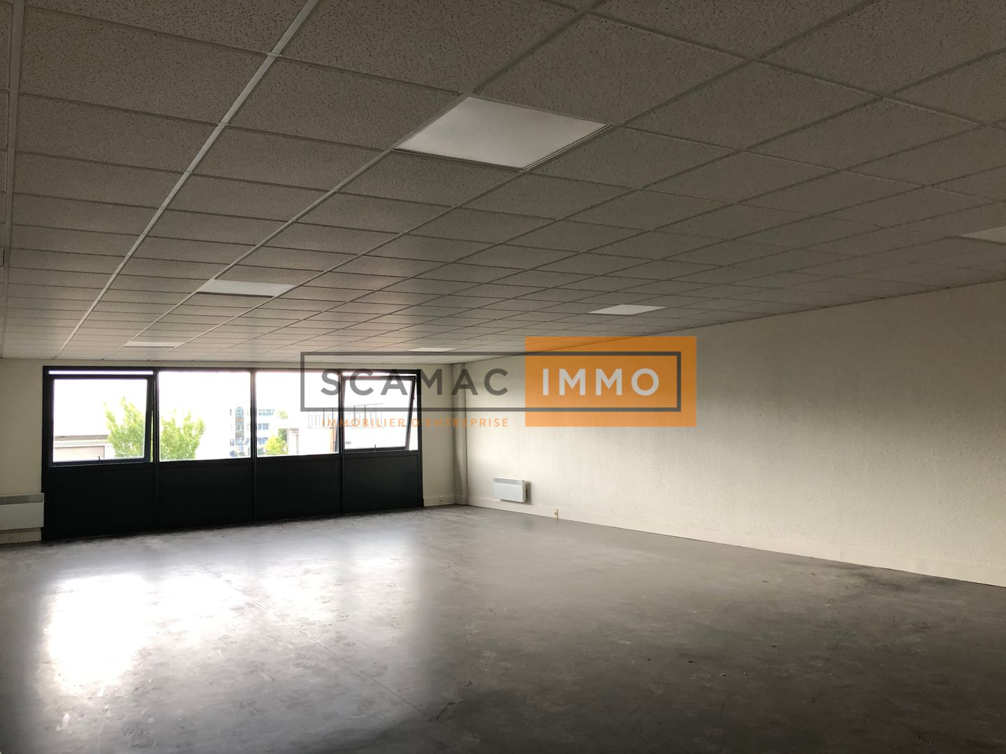 local d'activités de 240m², Herblay (Val-d'Oise)