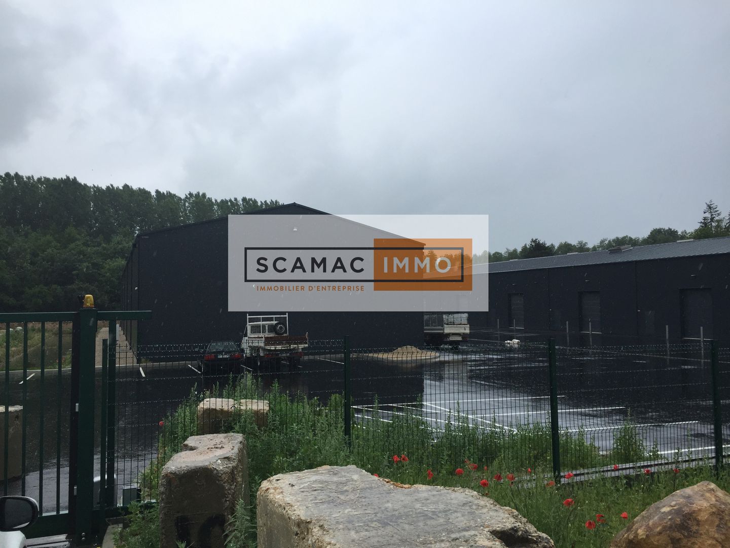 local d'activités de 186m², Bruyères-le-Châtel (Essonne)