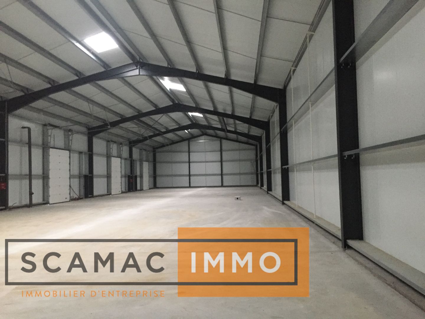 local d'activités de 196m², Bruyères-le-Châtel (Essonne)