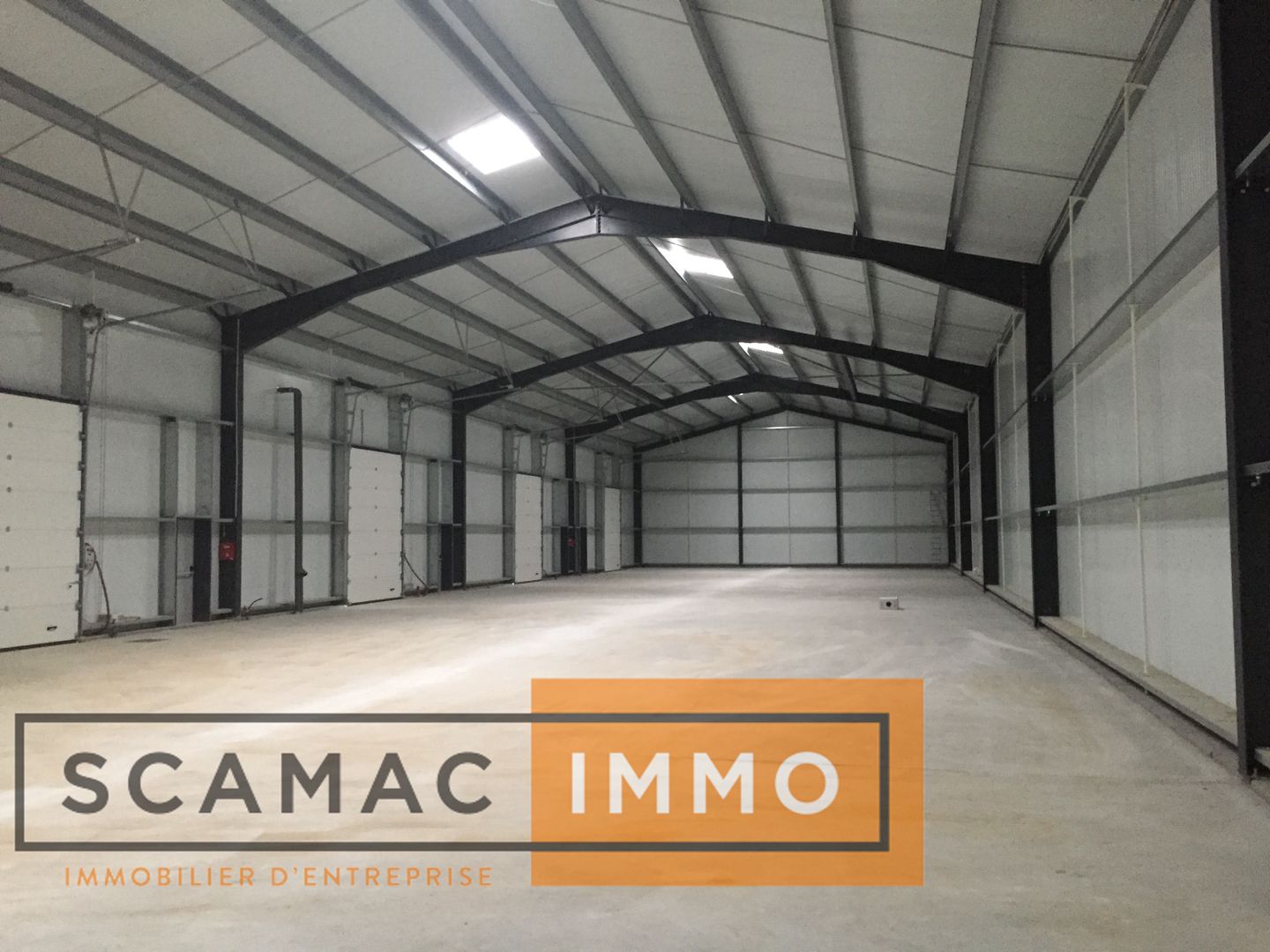 local d'activités de 196m², Bruyères-le-Châtel (Essonne)