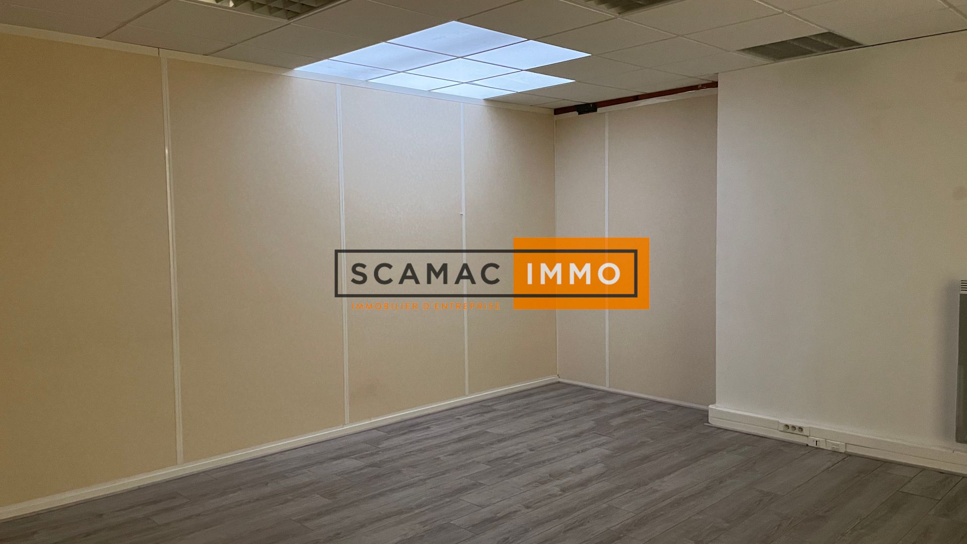 bureau de 487m², Morainvilliers (Yvelines)