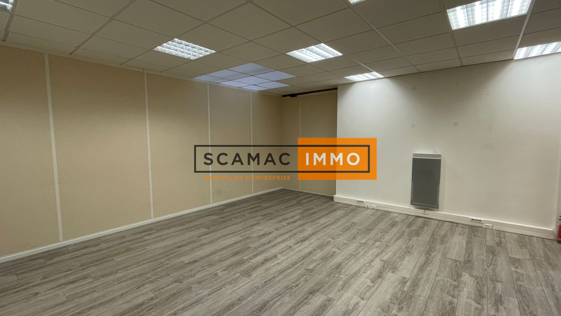 bureau de 487m², Morainvilliers (Yvelines)