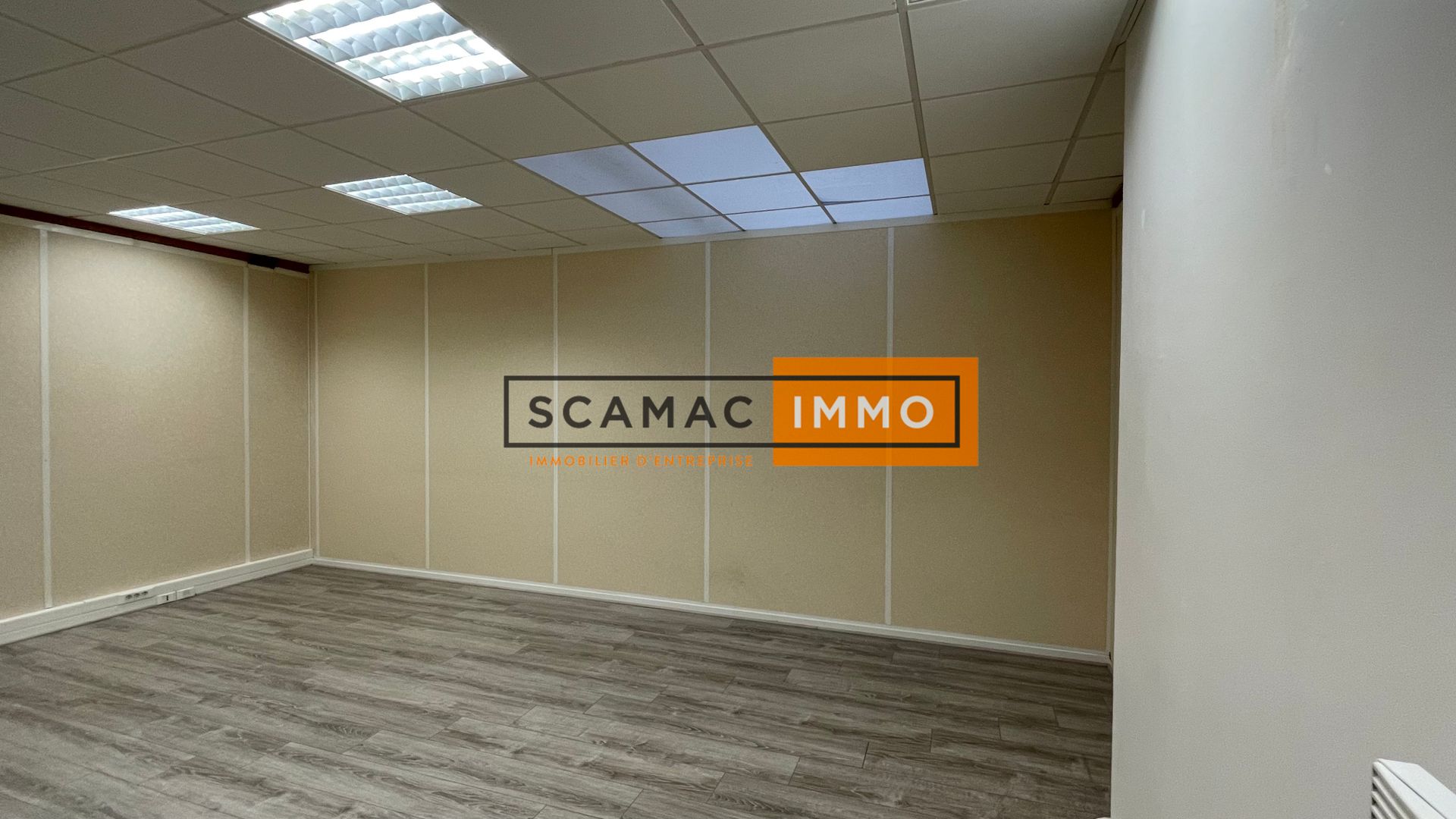 bureau de 487m², Morainvilliers (Yvelines)