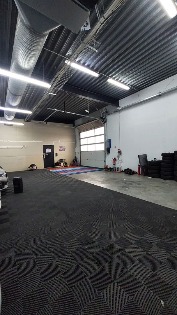 local commercial de 258m², Gonesse (Val-d'Oise)