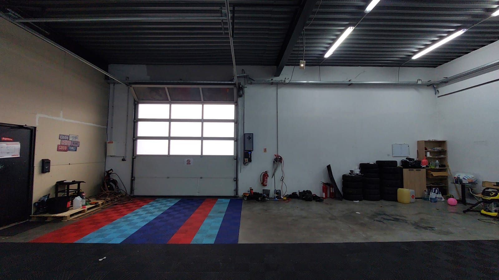 local commercial de 258m², Gonesse (Val-d'Oise)