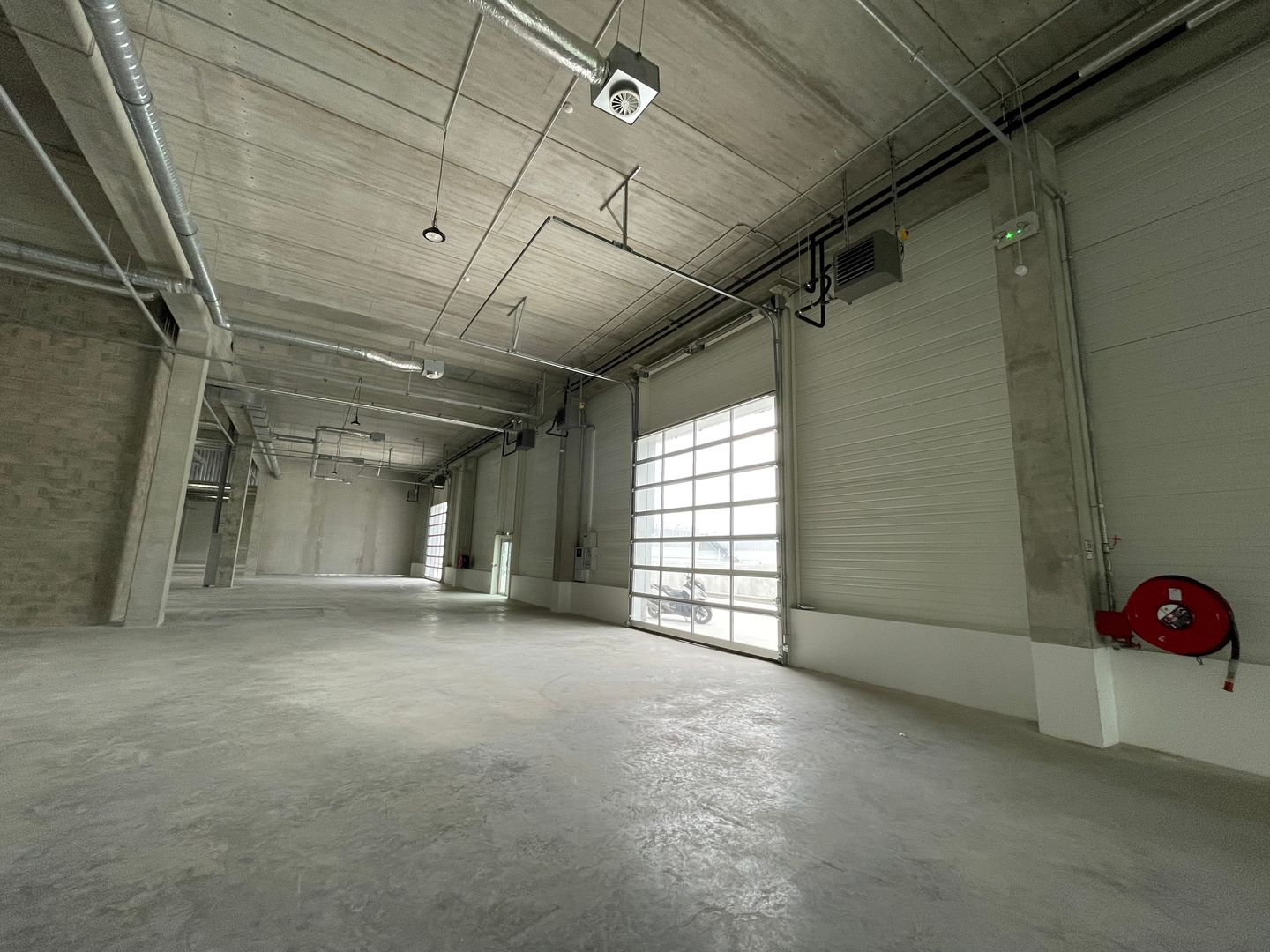 local d'activités de 2 547m², Vitry-sur-Seine (Val-de-Marne)