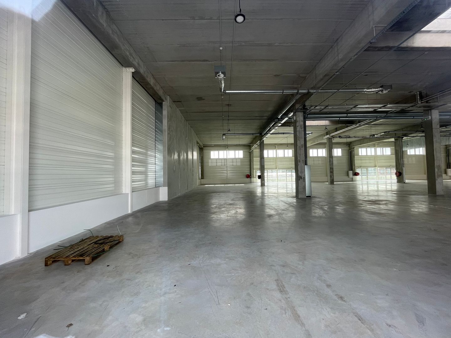 local d'activités de 710m², Vitry-sur-Seine (Val-de-Marne)