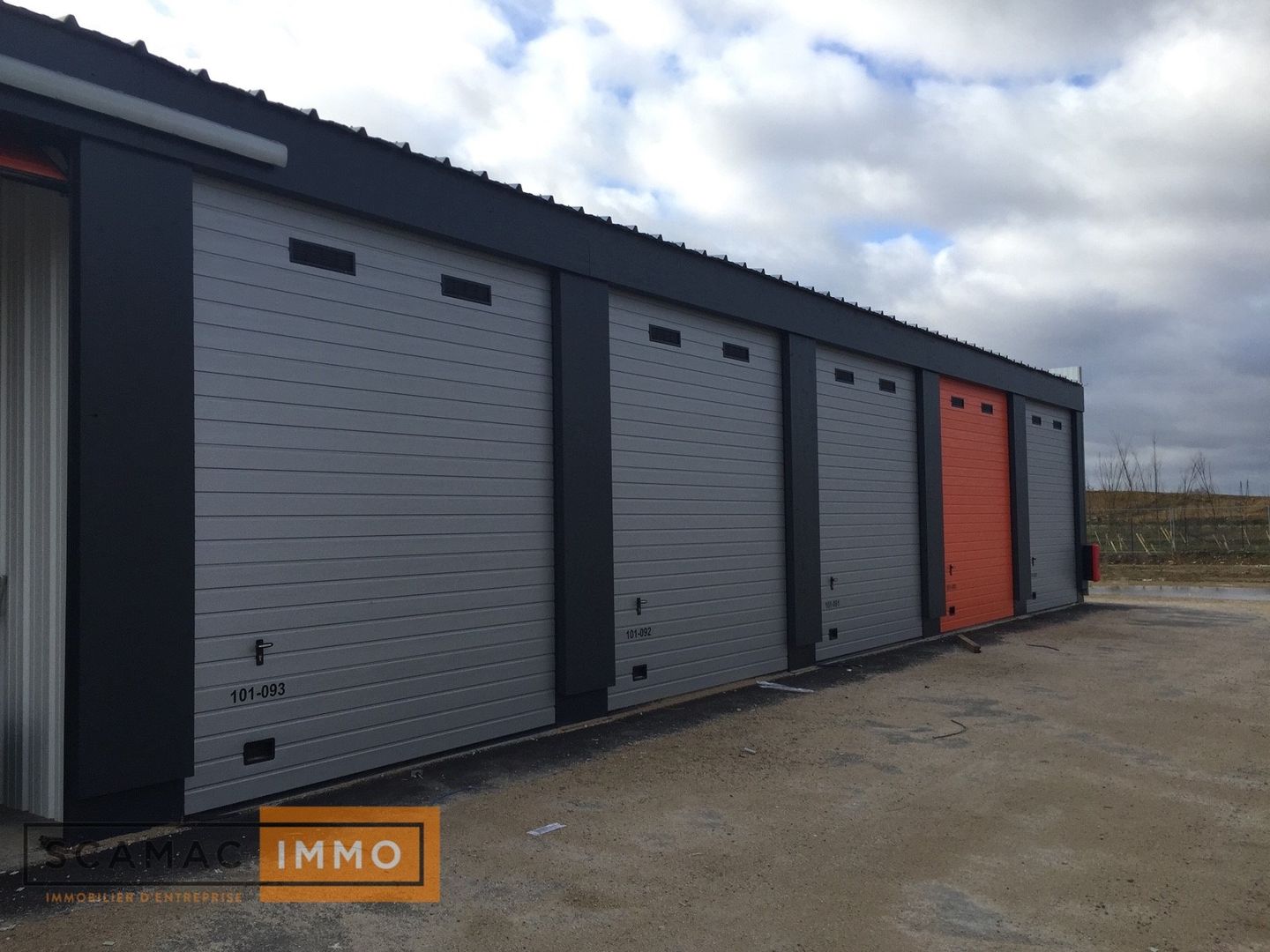 entrepôt de 28m², Combs-la-Ville (Seine-et-Marne)