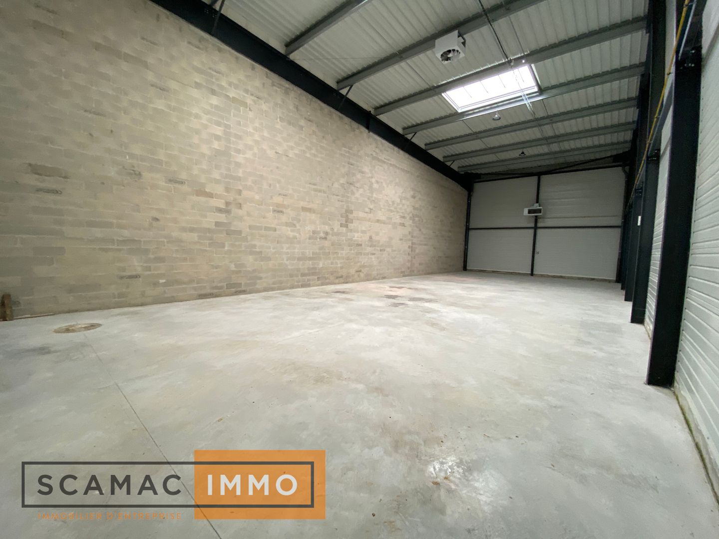 local d'activités de 1 775m², Bondoufle (Essonne)