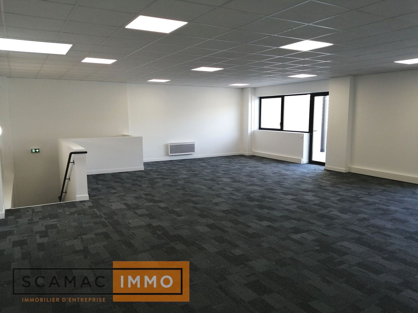 local d'activités de 1&nbsp;775m², Bondoufle (Essonne)