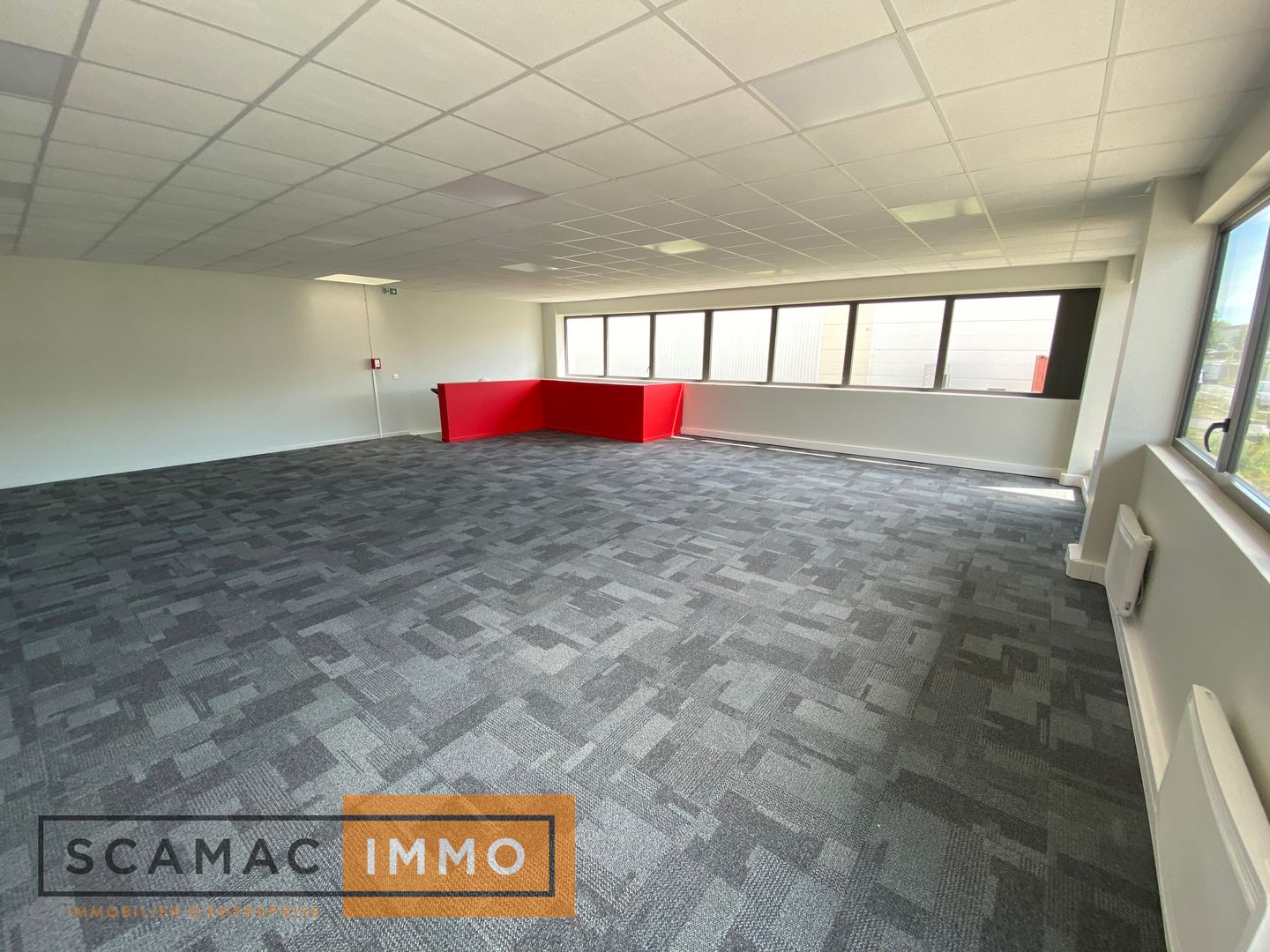 local d'activités de 1&nbsp;273m², Bondoufle (Essonne)