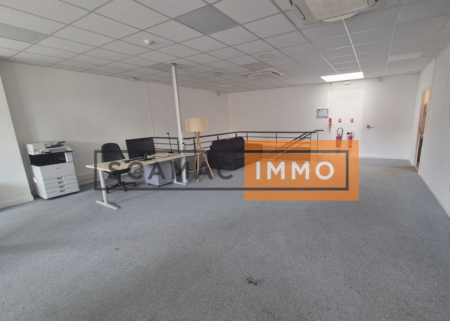 local d'activités de 1 330m², Louvres (Val-d'Oise)