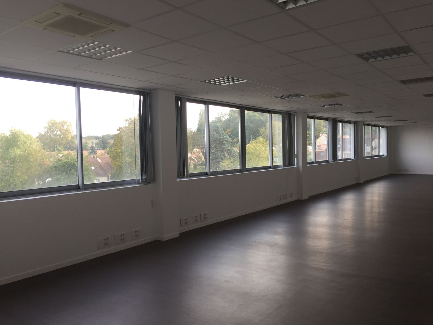 bureau de 34m², Dammarie-les-Lys (Seine-et-Marne)