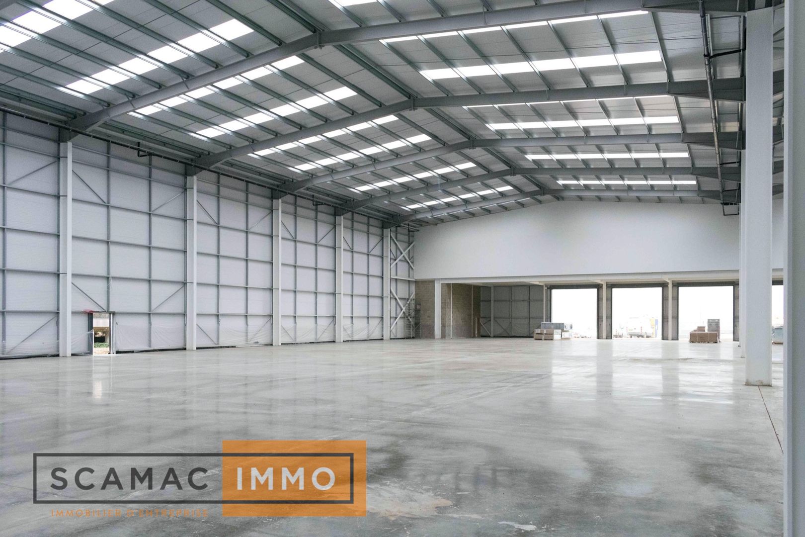 local d'activités de 1 850m², Bondoufle (Essonne)