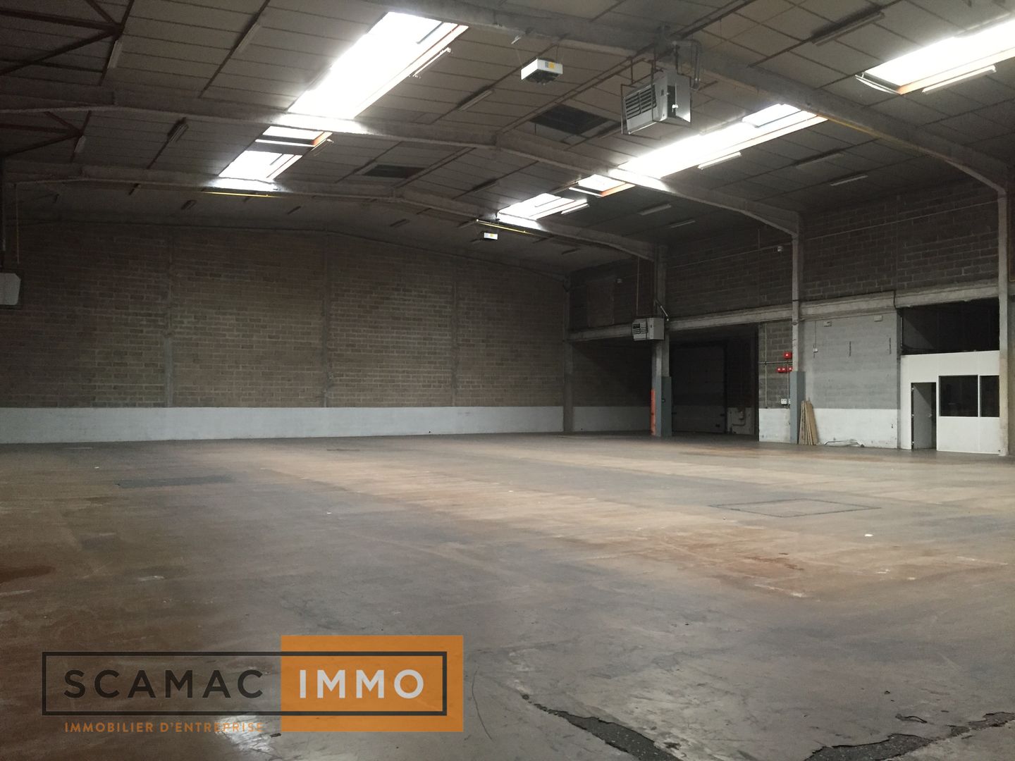 local d'activités de 1 850m², Bondoufle (Essonne)