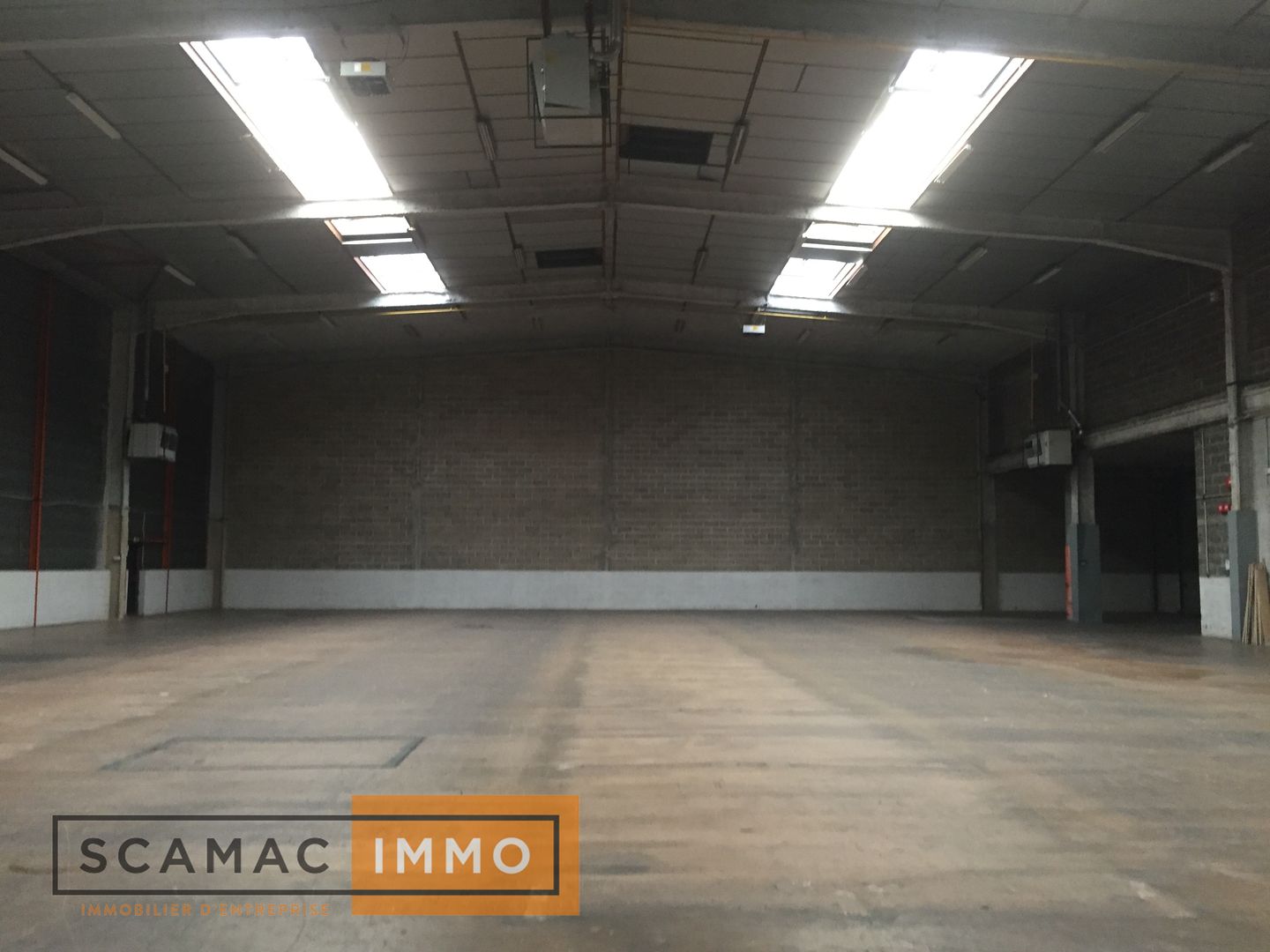 local d'activités de 1 850m², Bondoufle (Essonne)