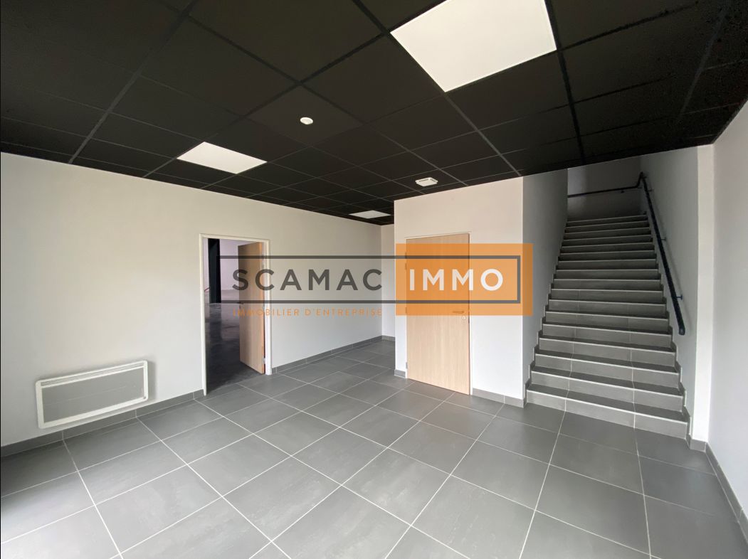 local d'activités de 652m², Courtry (Seine-et-Marne)