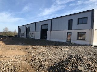 local d'activités de 280m², Limours (Essonne)