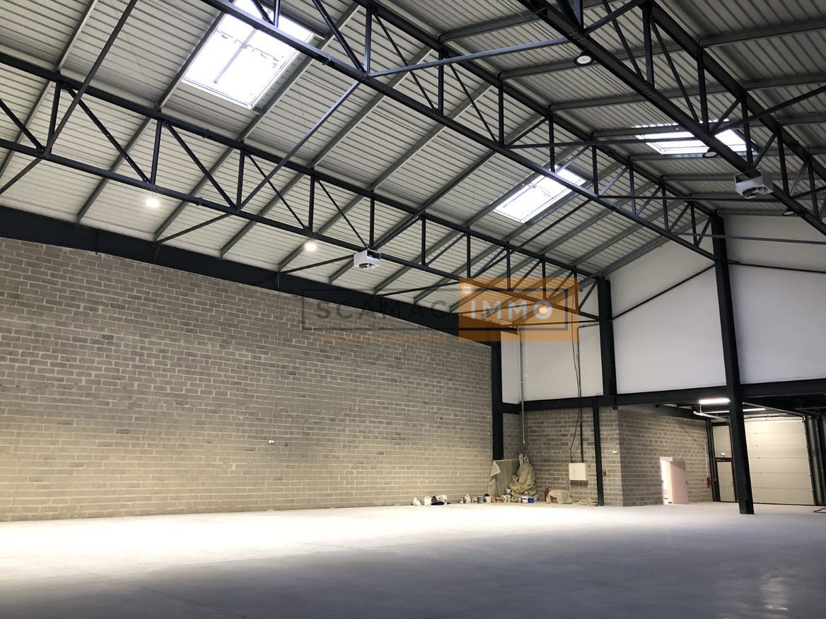 local d'activités de 1 981m², Gennevilliers (Hauts-de-Seine)