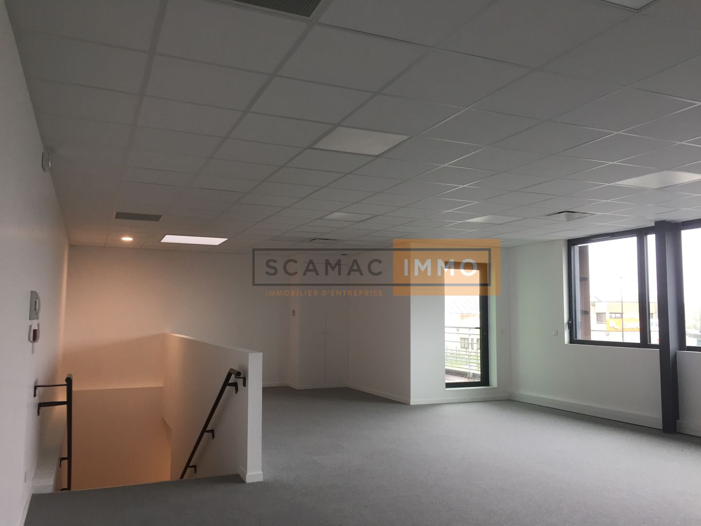 local d'activités de 1 981m², Gennevilliers (Hauts-de-Seine)