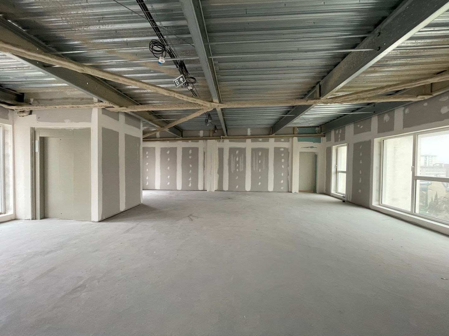 bureau de 553m², Cachan (Val-de-Marne)