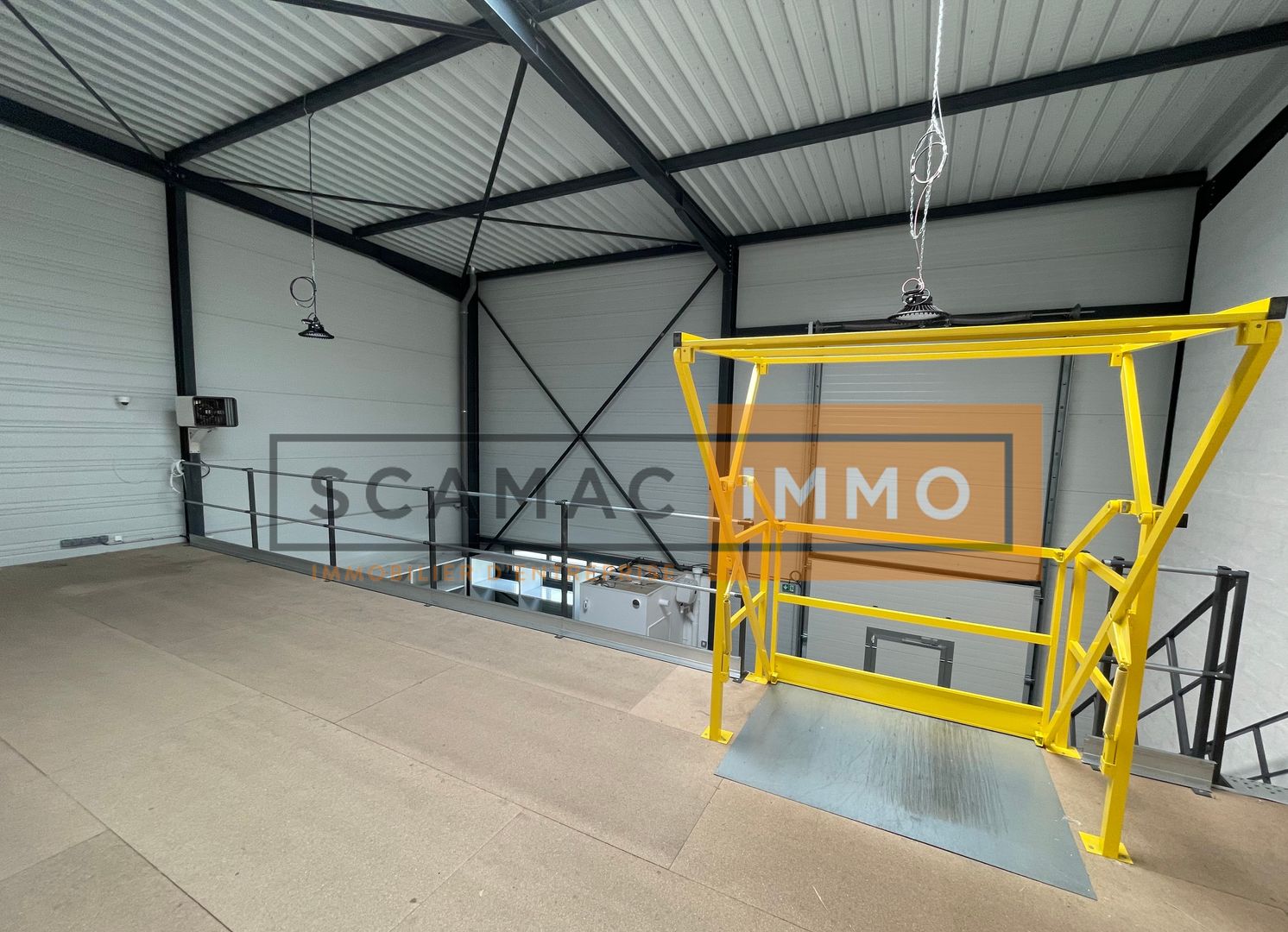 local d'activités de 166m², Bussy-Saint-Georges (Seine-et-Marne)